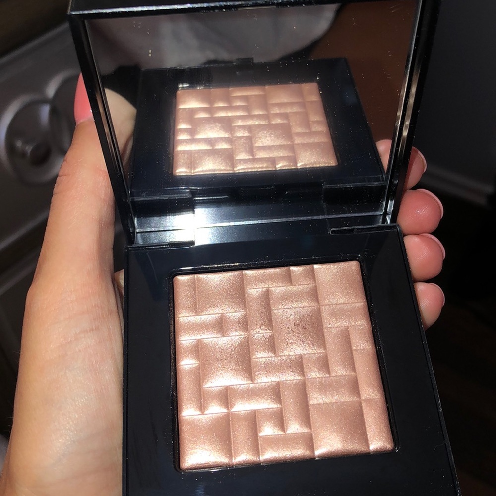 Bobbi Brown Afternoon Glow Highlight Powder